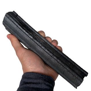 Charbon de bois compressé